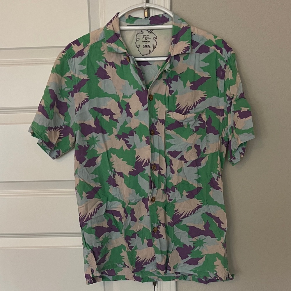 men’s Hawaiian shirt